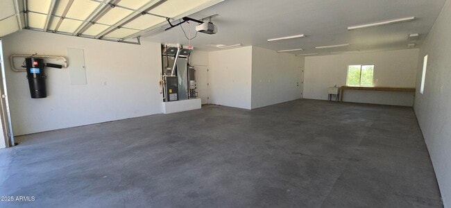 Building Photo - 839 W Hermosa Dr
