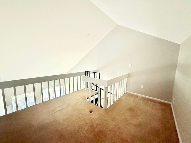 Building Photo - 2553 Stockbridge Dr