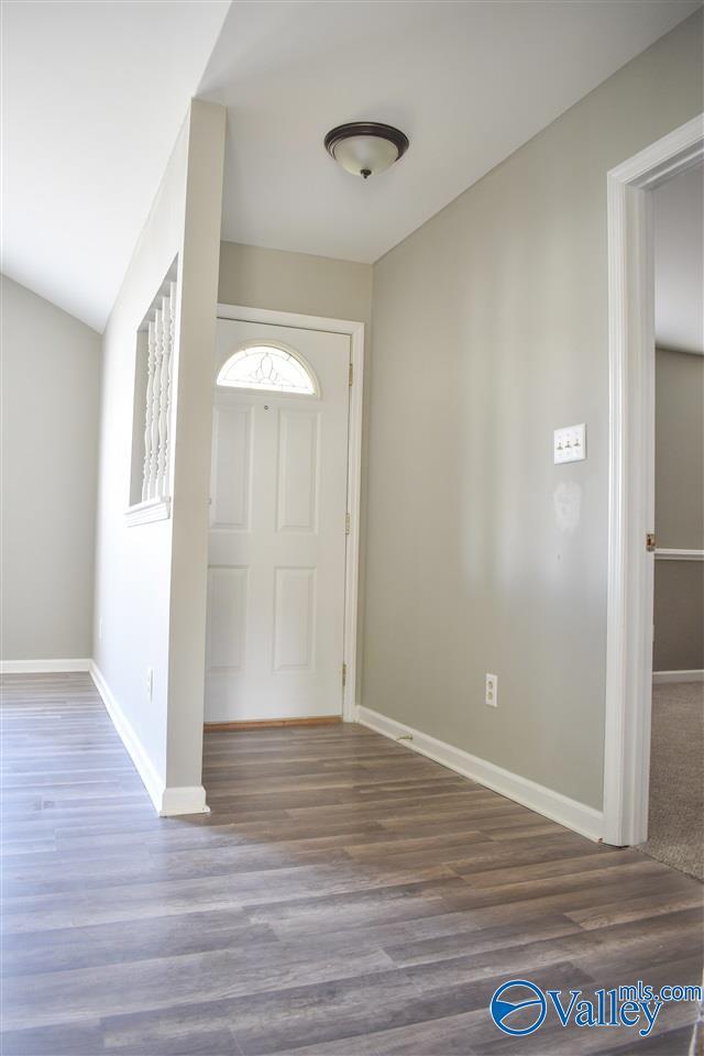 Building Photo - 105 Buttercup Ln