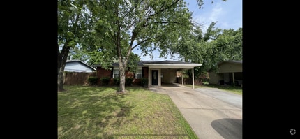 Building Photo - 2 Bed 1 Bath House