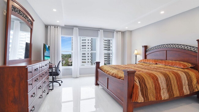 Building Photo - 3550 Galt Ocean Dr