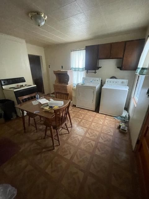 Building Photo - 8007 Hayward St.