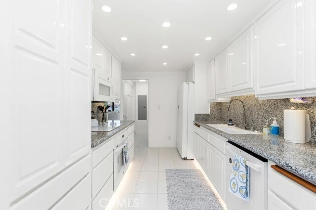 Building Photo - 601 Lido Park Dr