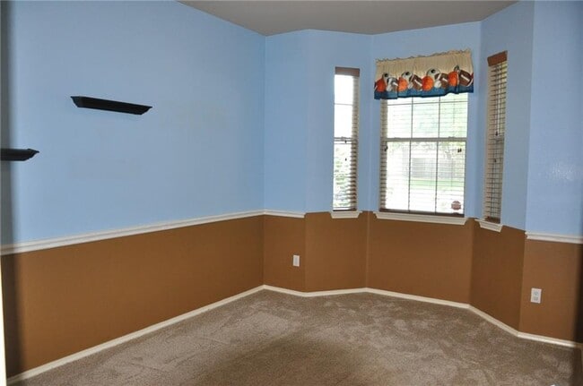 Building Photo - 507 Las Colinas Dr