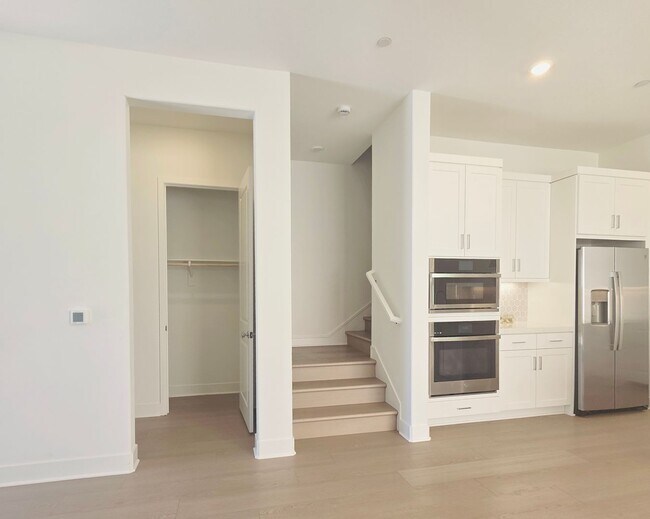 Building Photo - 625 Gadwall