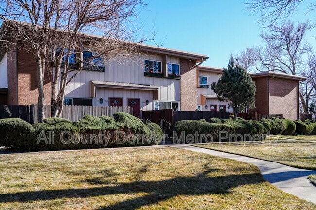 Building Photo - 2808 Eaton St