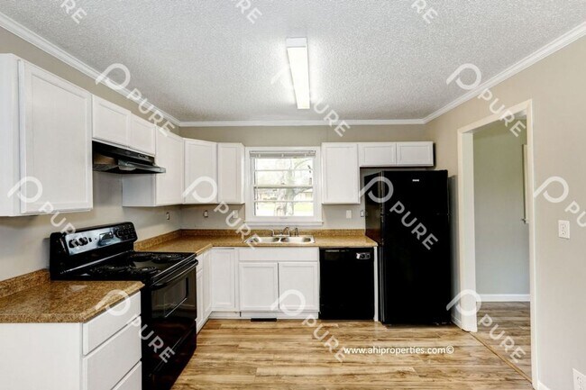 Building Photo - 4729 Bluehaven Dr NW