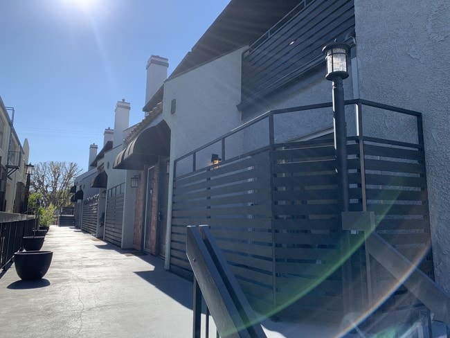 Primary Photo - 11610 Moorpark St