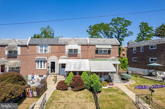 Building Photo - 835 Gainsboro Rd