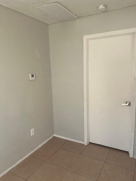 Building Photo - 6135 Markland Ave