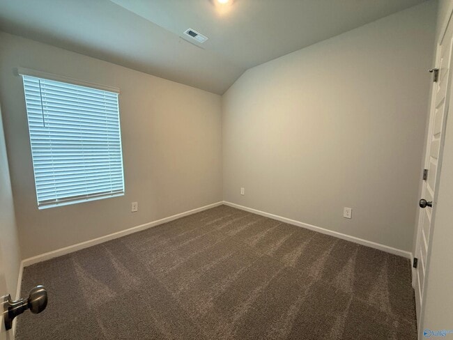 Building Photo - 205 Six Pence Ct