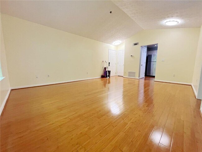 Building Photo - 233 Bentley Pl