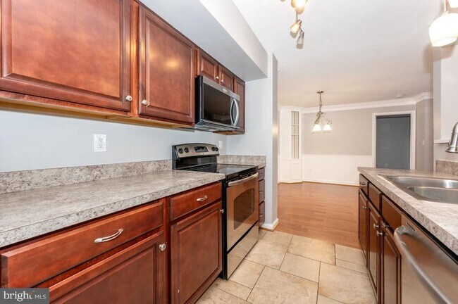 Building Photo - 20507 Shadyside Way