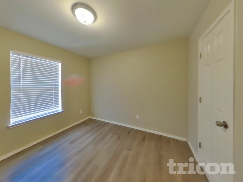 Building Photo - 1505 Nightingale Ct