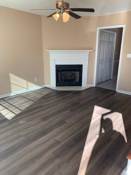 Building Photo - 3800 Sterling Pointe Dr