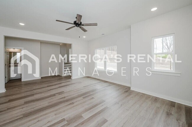 Building Photo - Modern Elegance at Unali Townes!