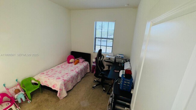 Building Photo - 761 SW 11th St