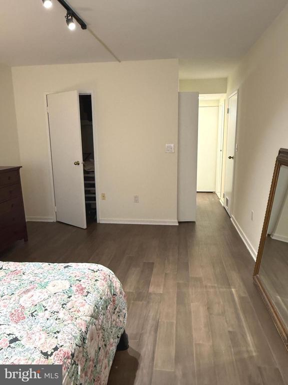 Building Photo - 200 Lombard St