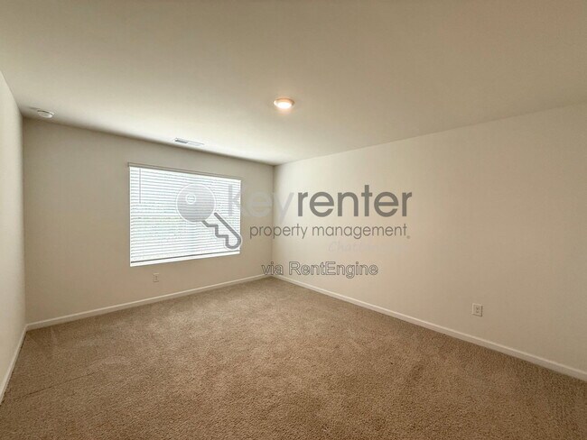 Building Photo - 81 Draft St