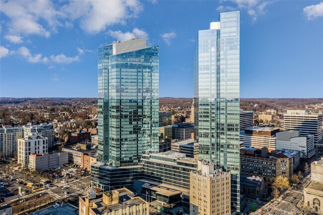Building Photo - 1 Renaissance Square