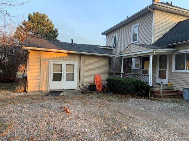 Building Photo - 1470 S Dye Rd