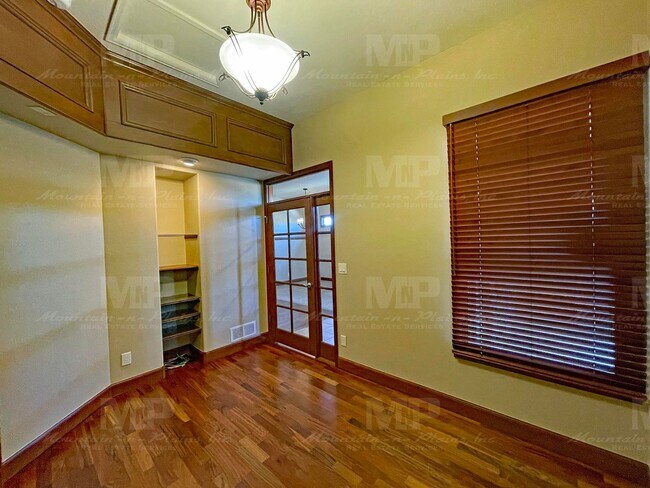 Building Photo - Must See House in Windsor