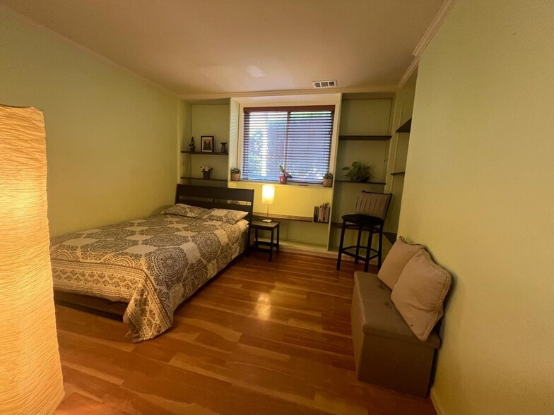 Building Photo - 4520 Conwell Dr