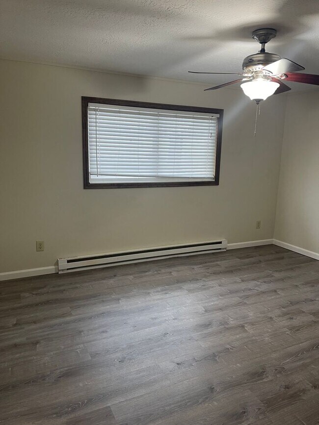 Building Photo - Duplex