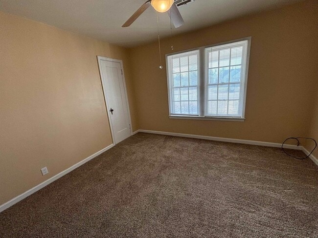 Building Photo - 2330 W Randolph Ave