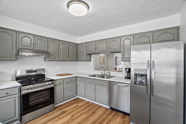 Building Photo - Furnished Townhome in VB