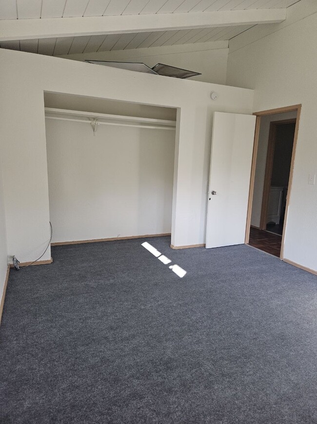 Building Photo - 11-3482-3482 Plumeria St
