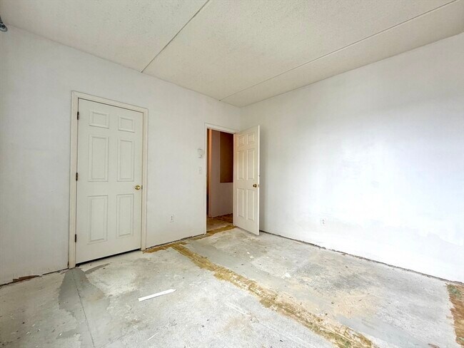Building Photo - 26 Ellingwood St