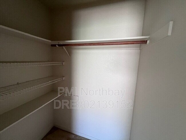 Building Photo - 3213 Hilton Head Dr