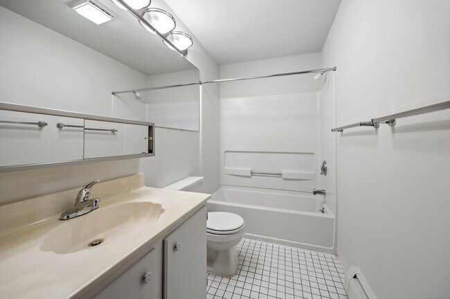 Building Photo - 64 Nutmeg Dr