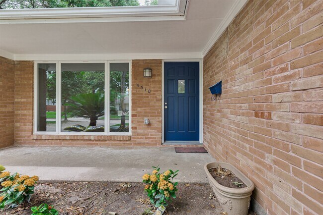 Building Photo - 5310 Carew St