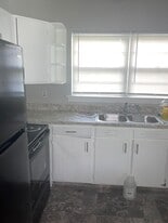 Building Photo - 1115 Orangewood Ave