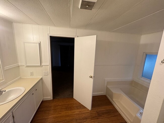 Building Photo - 3701 Gun Club Rd