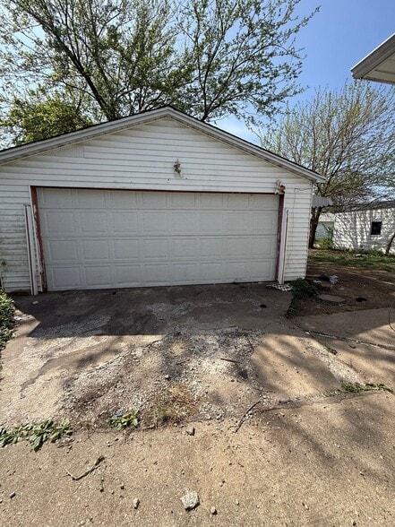 Building Photo - 1455 E Whitmer St