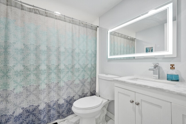 Building Photo - 1008 Green Pine Blvd