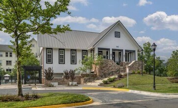 Building Photo - 22541 Hickory Hill Square