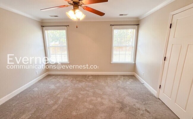 Building Photo - 2-Bed/2-Bath Town Home/Pet Friendly/Available Now!