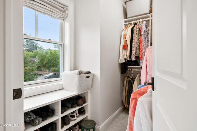 Building Photo - 37 White St