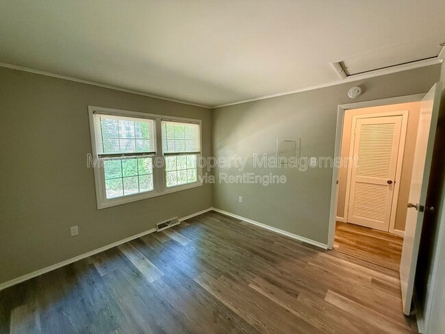 Building Photo - 345 Byrum St