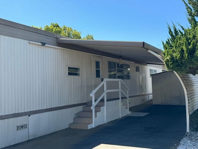 Building Photo - MOBILE HOME FOR RENT