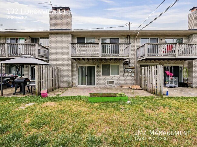 Building Photo - 132 Huronview Ct