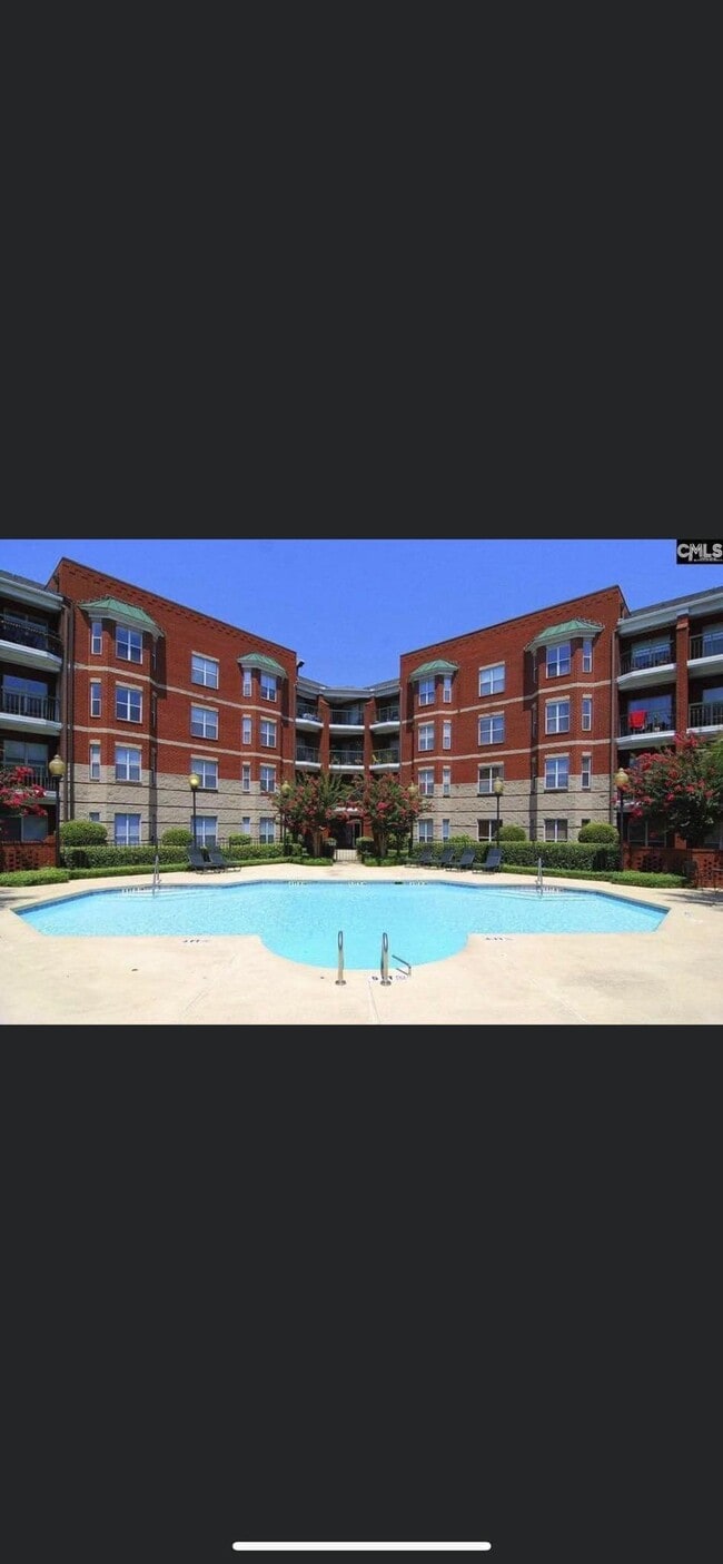 Primary Photo - 900 Taylor St