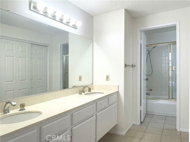 Building Photo - 2563 Plaza del Amo