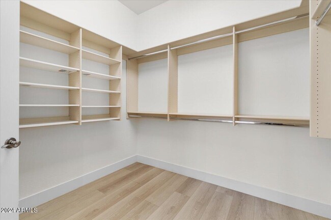 Building Photo - 9356 E Horseshoe Bend Dr