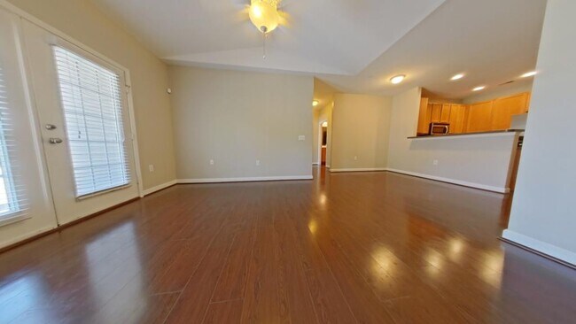 Building Photo - 7108 W Friendly Ave