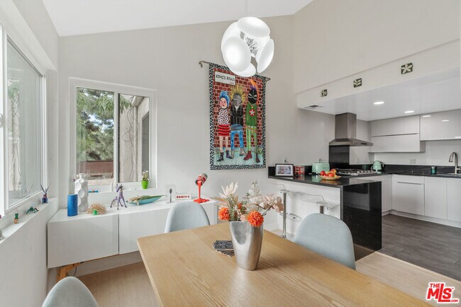 Building Photo - 1979 Grace Ave